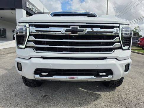 Used 2024 Chevrolet Silverado 2500 High Country w/ Technology Package AWD/4WD image 8