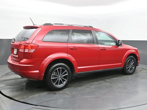 Used 2018 Dodge Journey SE w/ Blacktop Package FWD image 9