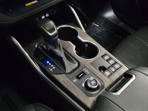 Used 2023 Toyota Highlander Limited image 31