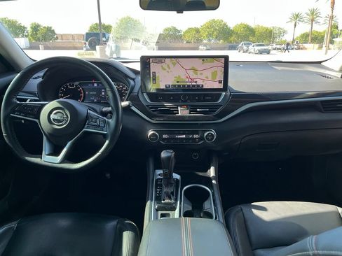 Used 2023 Nissan Altima 2.0 SR FWD image 11