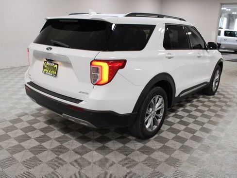 Used 2022 Ford Explorer XLT w/ Equipment Group 202A image 7