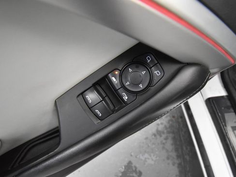 Used 2017 Chevrolet Camaro SS image 10