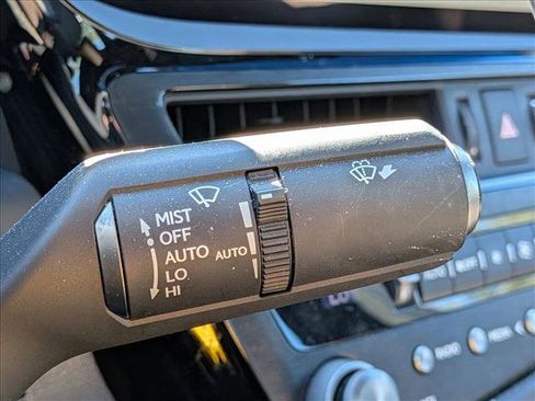 Used 2023 Lexus ES 300h w/ Premium Package image 10