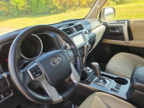 Used 2012 Toyota 4Runner Limited image 10