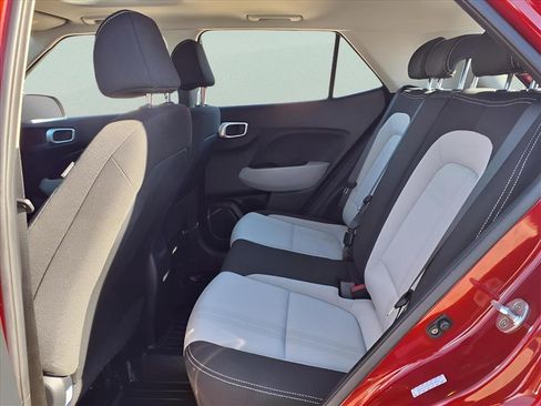 Used 2023 Hyundai Venue SEL image 14