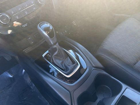 Used 2017 Nissan Rogue S w/ S Appearance Package image 25