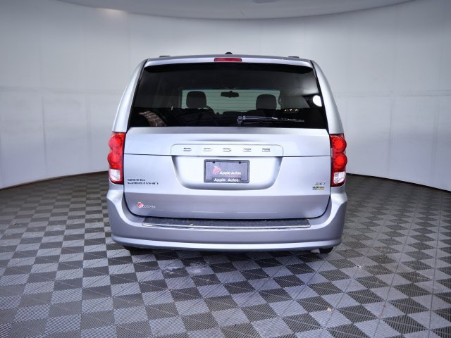 Used 2016 Dodge Grand Caravan SXT FWD image 5