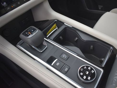 New 2026 Nissan Pathfinder SL w/ SL Premium Package image 27