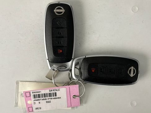 Used 2023 Nissan Rogue SV AWD/4WD image 19