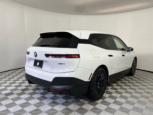 Used 2023 BMW iX xDrive50 w/ Premium Package image 7