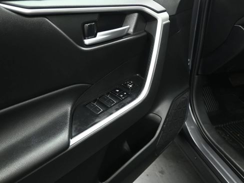 Used 2024 Toyota RAV4 XLE w/ Convenience Package FWD image 8