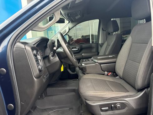 Used 2022 Chevrolet Silverado 2500 Custom w/ Custom Value Package AWD/4WD image 18