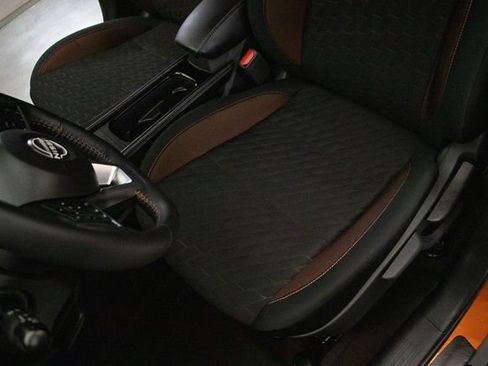 Used 2022 Nissan Kicks SR FWD image 26