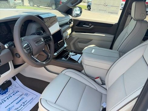 New 2026 GMC Yukon XL Denali w/ Sun & Power Step Package AWD/4WD image 16