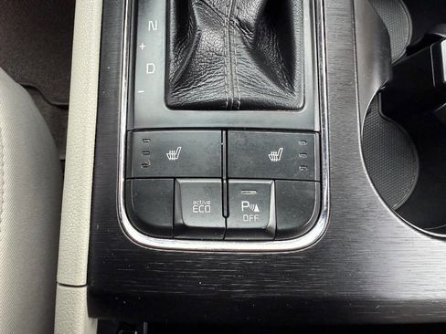 Used 2016 Kia Sedona LX w/ Option Group 020 image 28