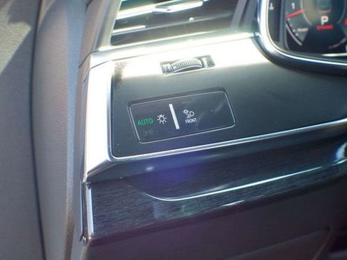 Used 2020 Audi Q8 Prestige image 33