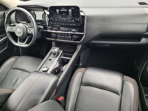 Used 2023 Nissan Pathfinder SL image 37