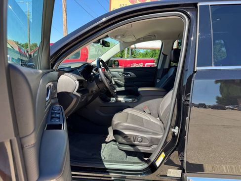 Used 2019 Chevrolet Traverse Premier w/ Driver Confidence II Package FWD image 12
