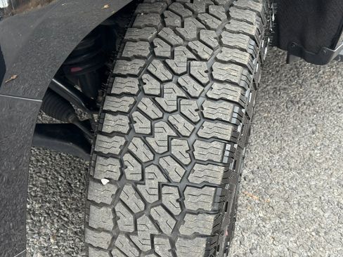 Used 2022 GMC Canyon AT4 image 15