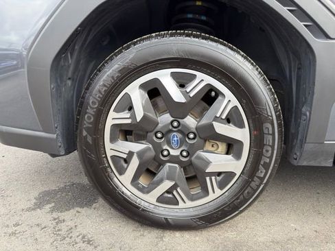 Used 2025 Subaru Forester Premium image 27