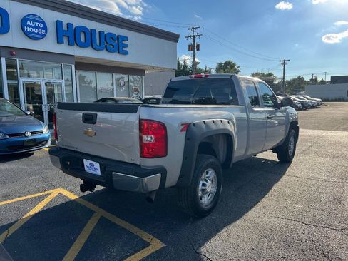 Used 2009 Chevrolet Silverado 2500 LT w/ Interior Plus Package AWD/4WD image 10