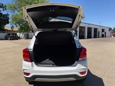 Used 2021 Chevrolet Trax LT w/ LT Convenience Package AWD/4WD image 34
