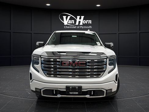 Used 2024 GMC Sierra 1500 Denali w/ Denali Reserve Package AWD/4WD image 2