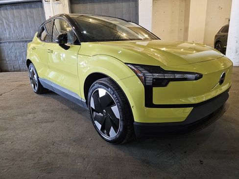Used 2025 Volvo EX30 Ultra image 5