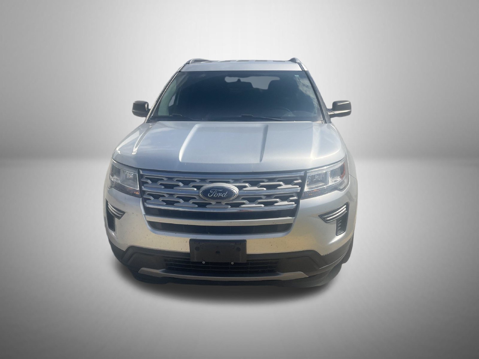 Used 2019 Ford Explorer XLT AWD/4WD image 2