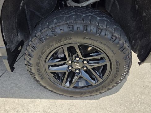 Used 2024 Chevrolet Silverado 1500 Custom Trail Boss AWD/4WD image 12