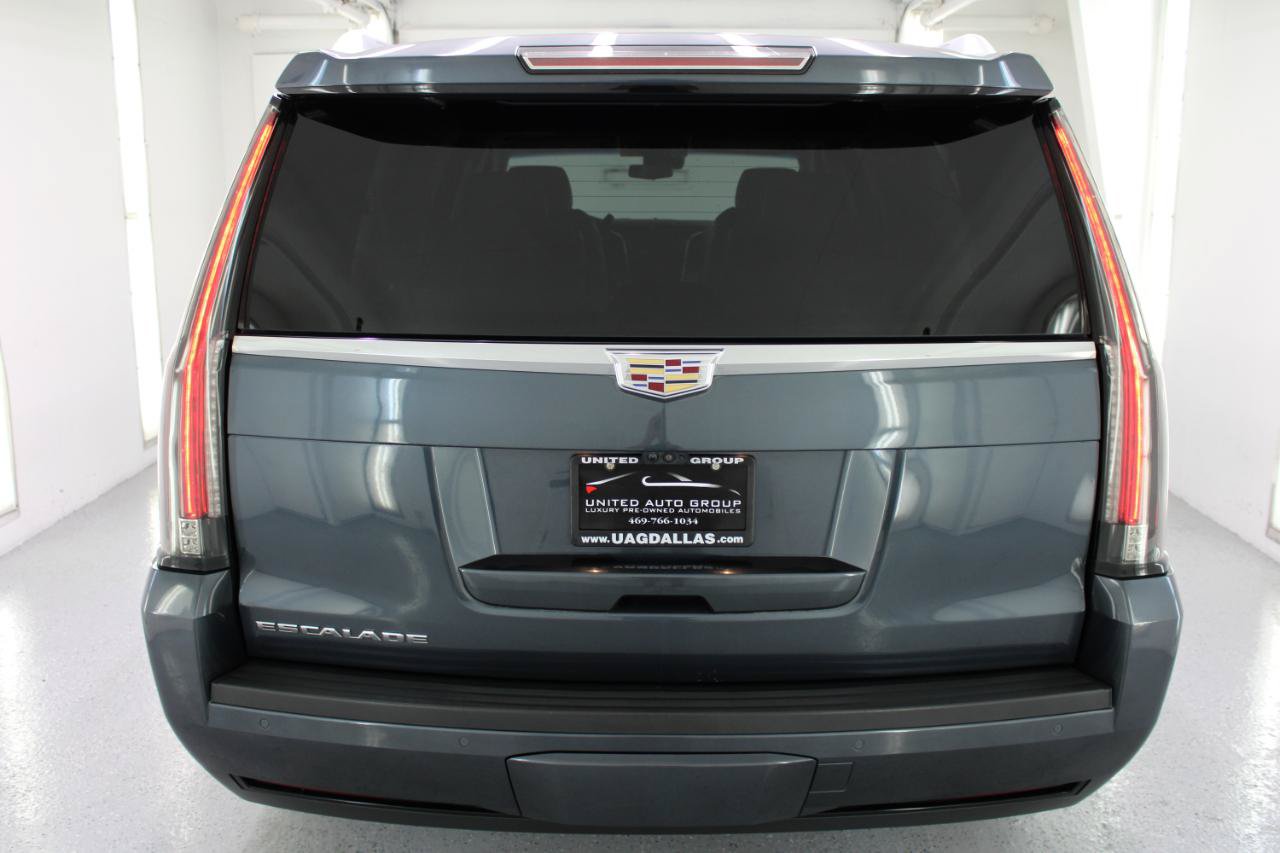 Used 2019 Cadillac Escalade ESV Premium Luxury AWD/4WD image 8