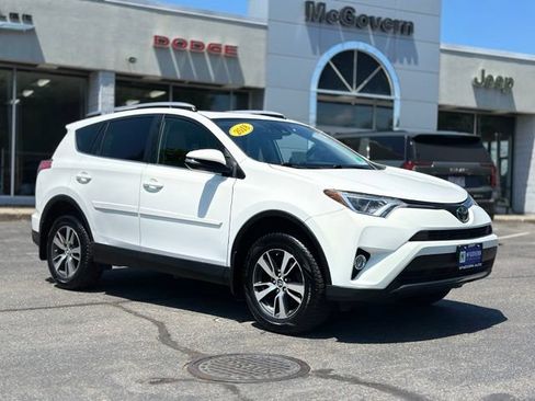 Used 2018 Toyota RAV4 XLE AWD/4WD image 7