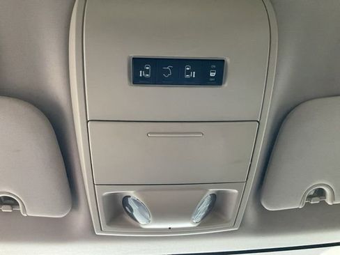 Used 2012 Dodge Grand Caravan SXT w/ Entertainment Group 1 image 17