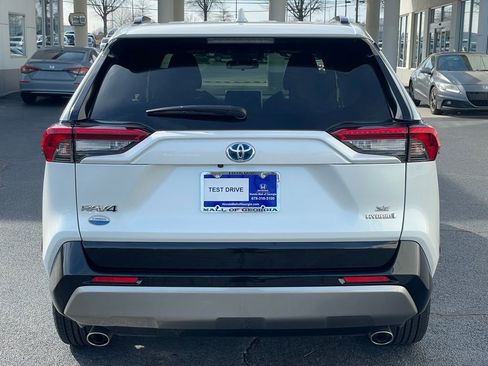 Used 2024 Toyota RAV4 SE image 5
