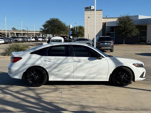 Used 2024 Honda Civic Sport image 6