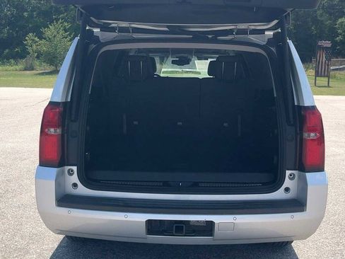 Used 2019 Chevrolet Suburban LT AWD/4WD image 13