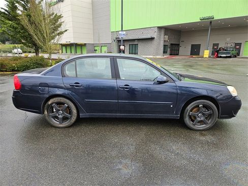 Used 2007 Chevrolet Malibu LT image 2