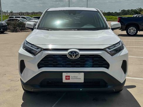 Used 2024 Toyota RAV4 LE FWD image 8