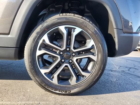 Certified 2022 Jeep Compass Limited image 9