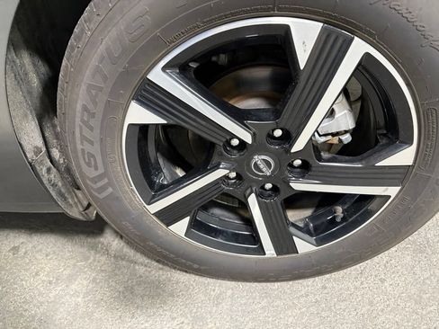 Used 2024 Nissan Sentra SV FWD image 36