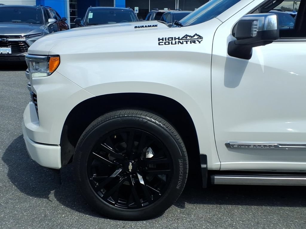 Certified 2023 Chevrolet Silverado 1500 High Country w/ High Country Premium Package AWD/4WD image 6