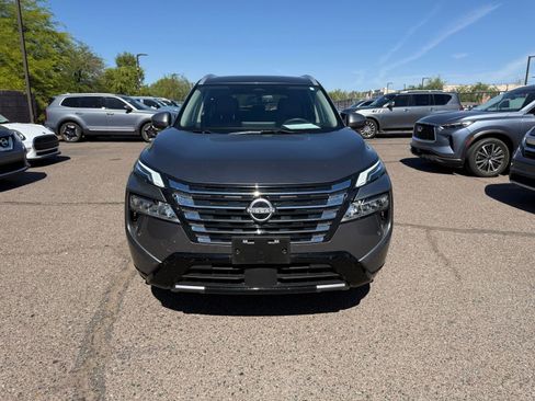 Used 2024 Nissan Rogue Platinum w/ Platinum Premium Package FWD image 2