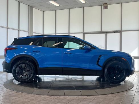 Certified 2025 Chevrolet Blazer EV LT image 8