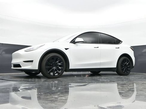 Used 2021 Tesla Model Y Long Range AWD/4WD image 42