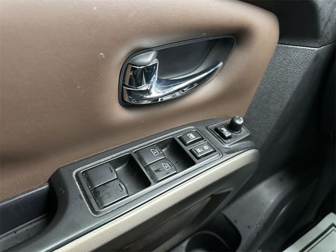 Used 2021 Nissan Titan Platinum Reserve w/ Moonroof Package image 13