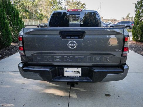 Used 2023 Nissan Frontier SV w/ SV Convenience Package image 9