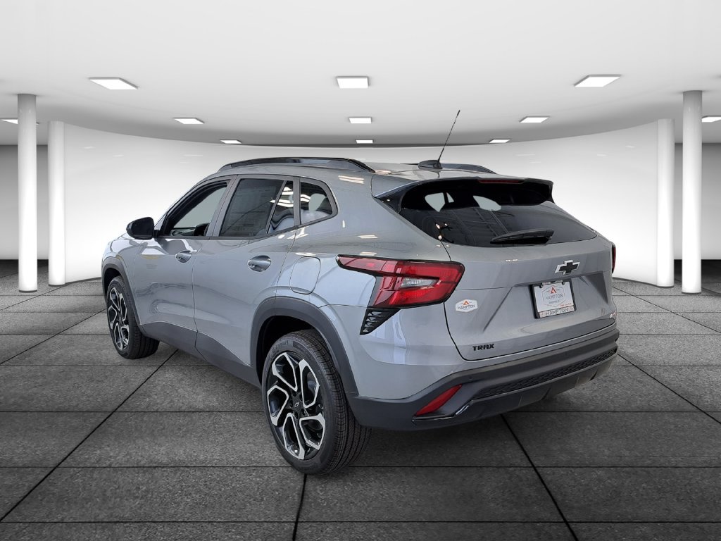New 2026 Chevrolet Trax RS w/ Sunroof Package FWD image 6