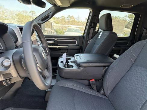Used 2025 RAM 2500 Big Horn AWD/4WD image 14