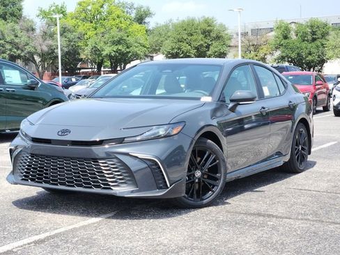 New 2026 Toyota Camry SE FWD image 1