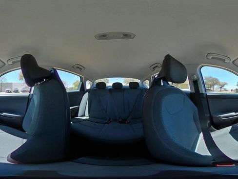 Used 2025 Kia K4 LXS image 45